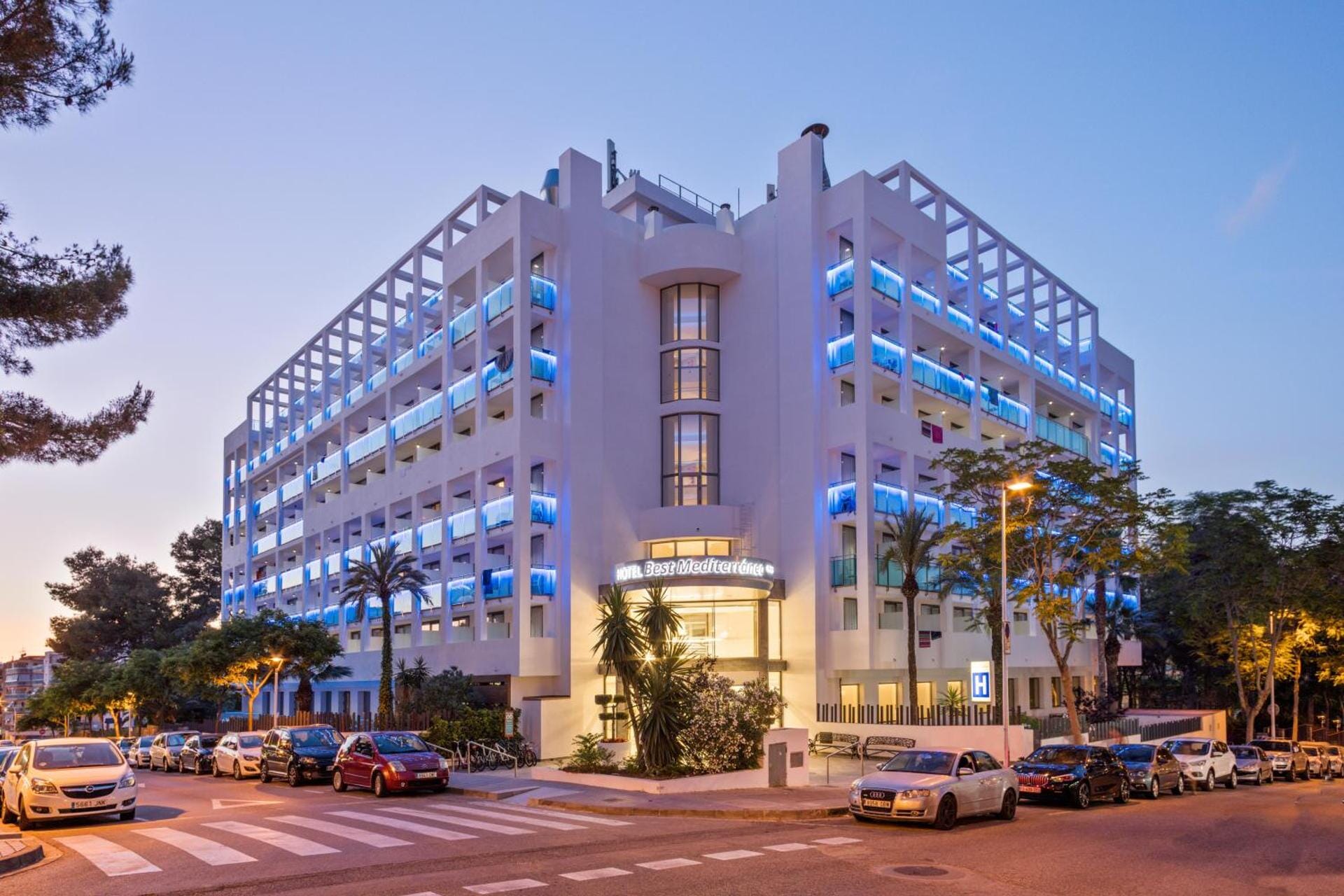 Hotel Best Mediterraneo: A Luxurious Stay in the Heart of Salou